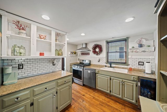 129 Greenvale Ave, Weymouth, MA 02188