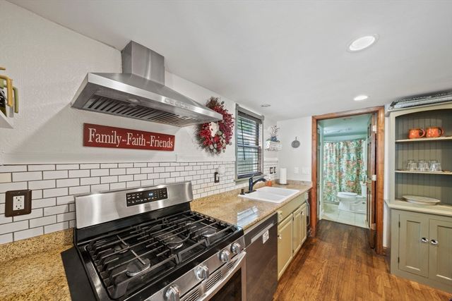 129 Greenvale Ave, Weymouth, MA 02188