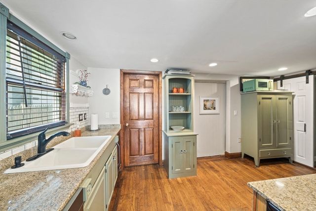 129 Greenvale Ave, Weymouth, MA 02188