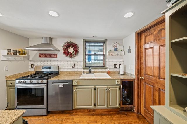 129 Greenvale Ave, Weymouth, MA 02188