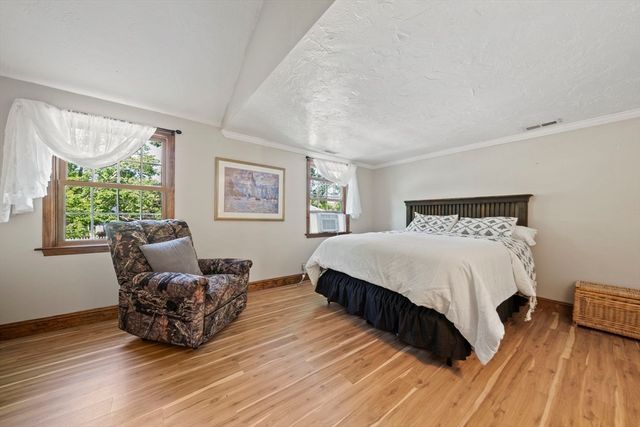 129 Greenvale Ave, Weymouth, MA 02188