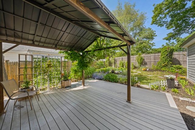 129 Greenvale Ave, Weymouth, MA 02188