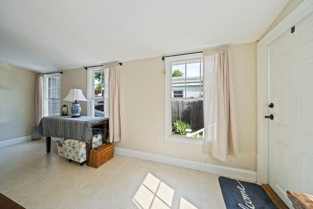 129 Greenvale Ave, Weymouth, MA 02188