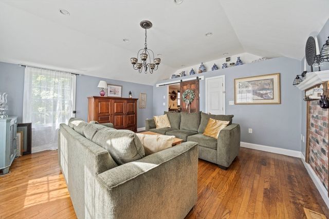 129 Greenvale Ave, Weymouth, MA 02188