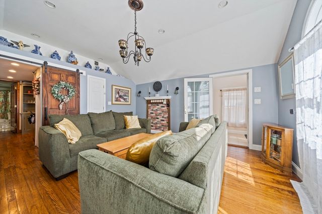 129 Greenvale Ave, Weymouth, MA 02188
