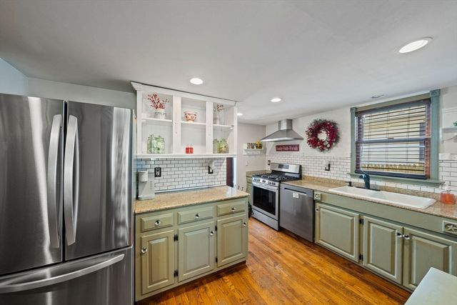 129 Greenvale Ave, Weymouth, MA 02188