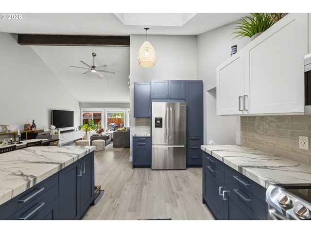 16097 Nw OAK HILLS Dr, Beaverton, OR 97006