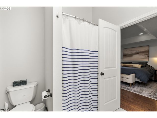 16097 Nw OAK HILLS Dr, Beaverton, OR 97006