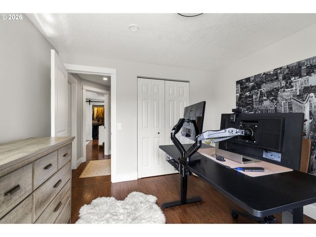 16097 Nw OAK HILLS Dr, Beaverton, OR 97006