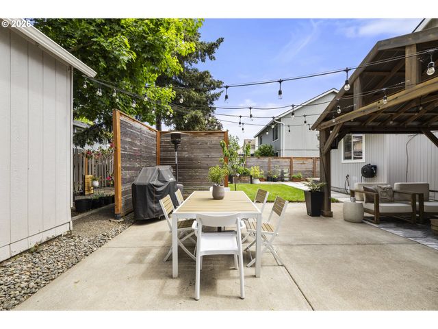 16097 Nw OAK HILLS Dr, Beaverton, OR 97006