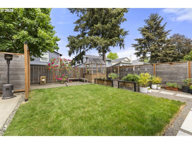 16097 Nw OAK HILLS Dr, Beaverton, OR 97006