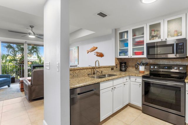 457 BAHIA BEACH BOULEVARD, Ruskin, FL 33570