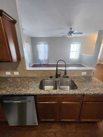 210 Medford Drive, Summerville, SC 29485