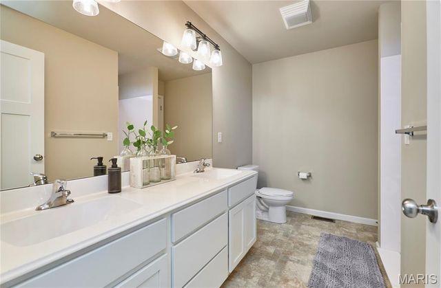 60 Sycamore Grove Drive, Troy, MO 63379