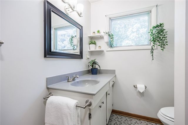 7 Henry Circle, Gates, NY 14624