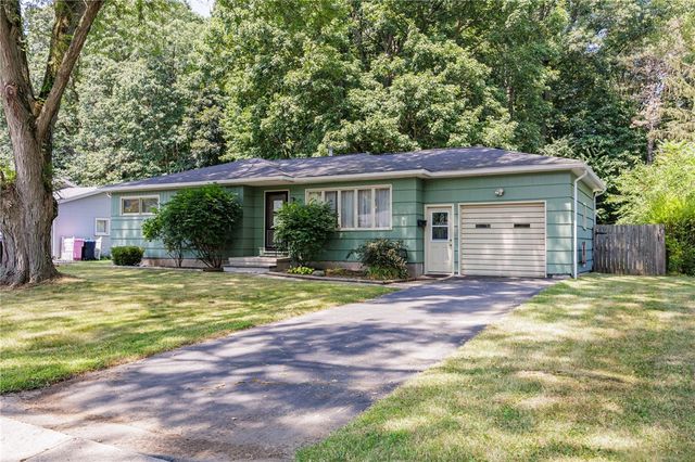 7 Henry Circle, Gates, NY 14624