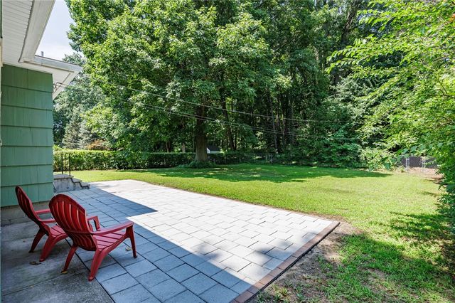 7 Henry Circle, Gates, NY 14624