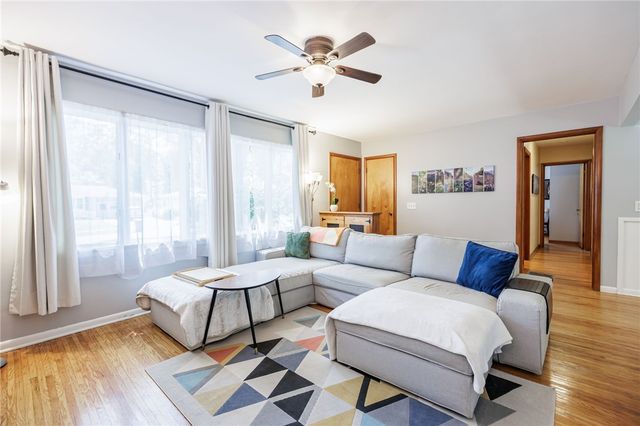7 Henry Circle, Gates, NY 14624