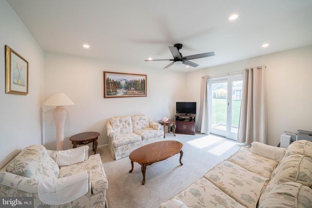 13 OXFORD CIRCLE, Horsham, PA 19044