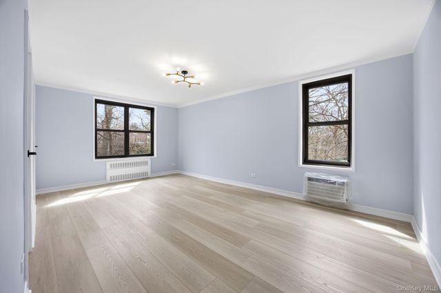 75-34 Bell Boulevard 3F, Oakland Gardens, NY 11364