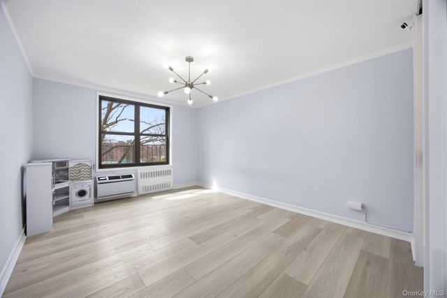75-34 Bell Boulevard 3F, Oakland Gardens, NY 11364