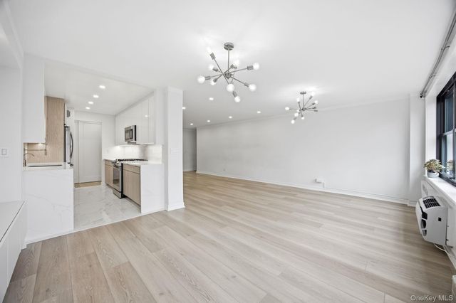 75-34 Bell Boulevard 3F, Oakland Gardens, NY 11364