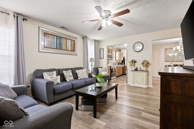 8203 Lake Tree Lane, Indianapolis, IN 46217