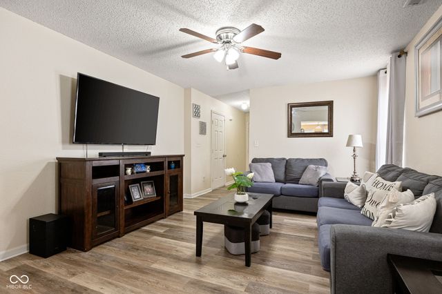 8203 Lake Tree Lane, Indianapolis, IN 46217
