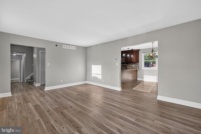 1210 FLINT HILL RD, Wilmington, DE 19808