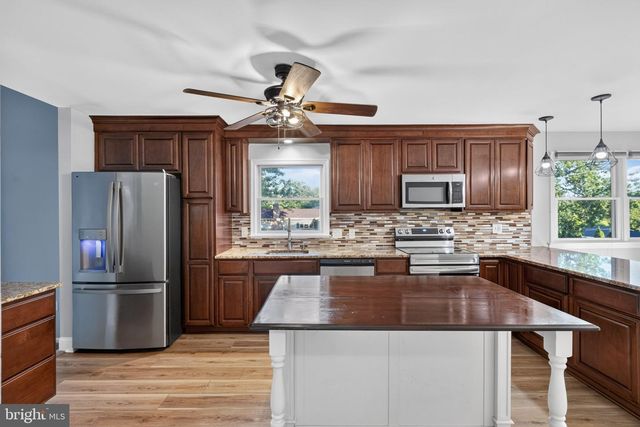 1210 FLINT HILL RD, Wilmington, DE 19808