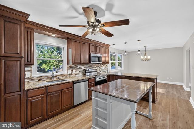 1210 FLINT HILL RD, Wilmington, DE 19808
