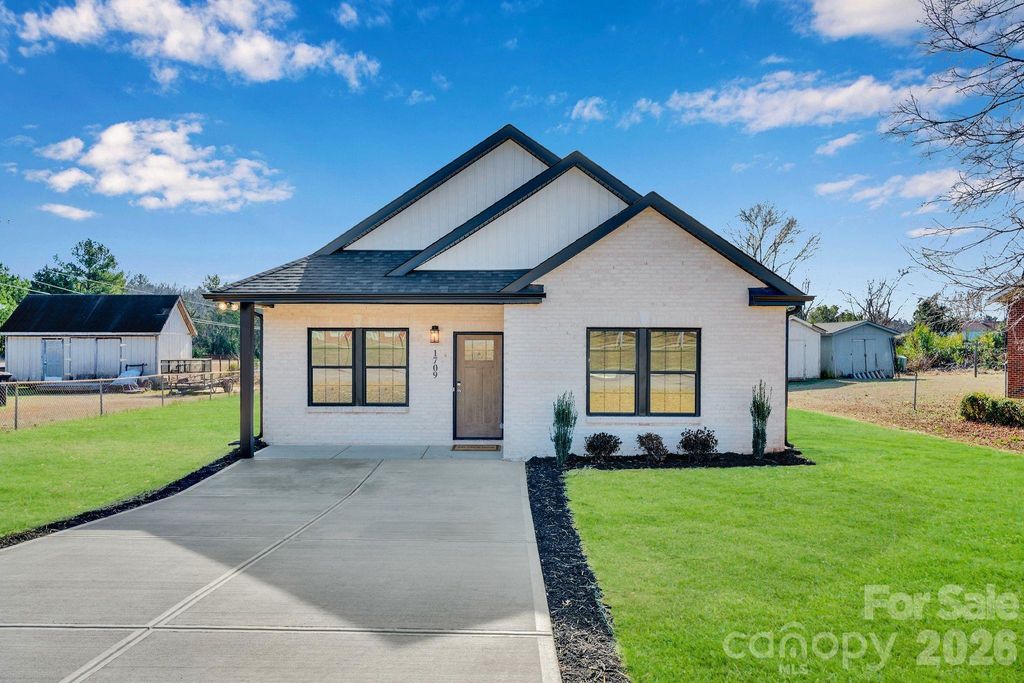 1709 College Plaza, Rock Hill, SC 29730