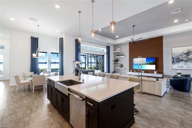 11401 Venetian Lagoon DR, Fort Myers, FL 33913