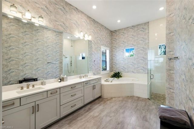 11401 Venetian Lagoon DR, Fort Myers, FL 33913