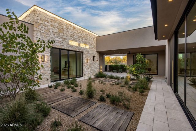 7498 E WHISPER ROCK Trail, Scottsdale, AZ 85266