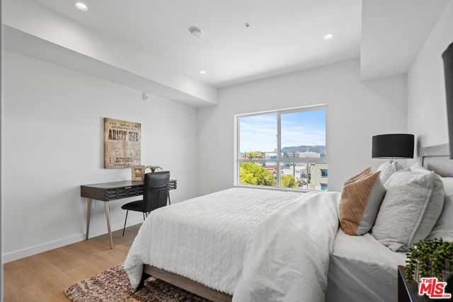 321 S Oxford Avenue 405, Los Angeles, CA 90010
