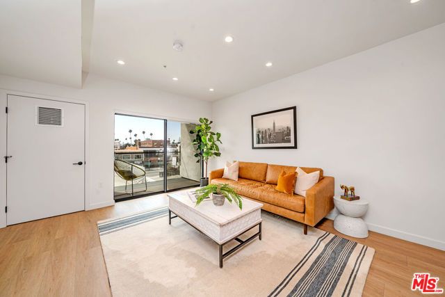 321 S Oxford Avenue 405, Los Angeles, CA 90010