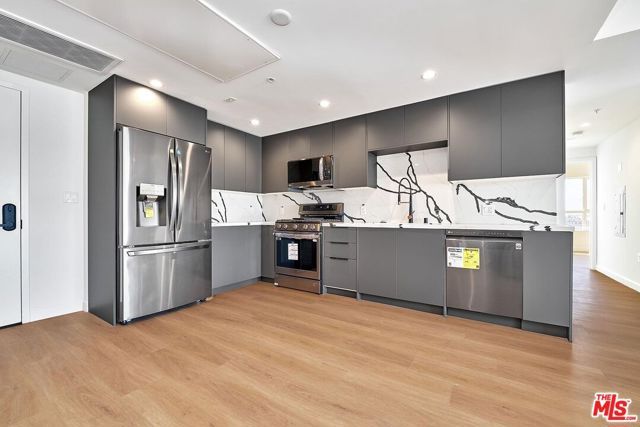 321 S Oxford Avenue 405, Los Angeles, CA 90010