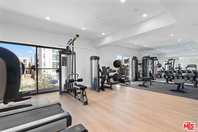 321 S Oxford Avenue 405, Los Angeles, CA 90010