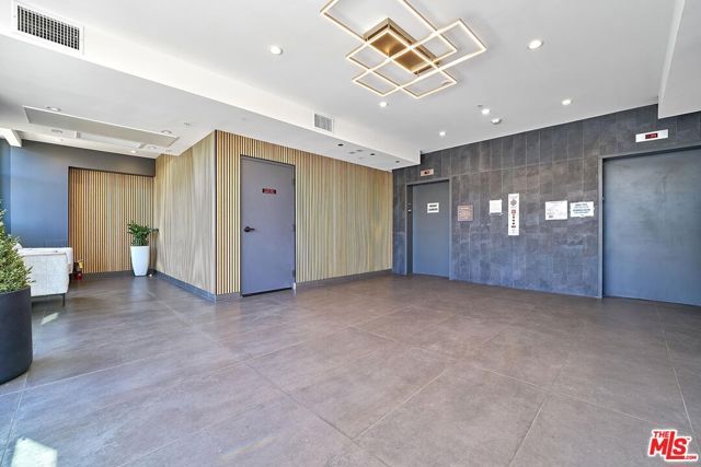 321 S Oxford Avenue 405, Los Angeles, CA 90010