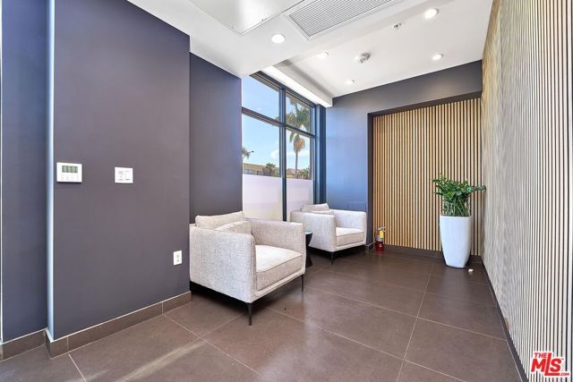 321 S Oxford Avenue 405, Los Angeles, CA 90010