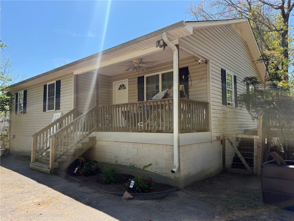 1155 Lake Jemiki Road, Walhalla, SC 29691