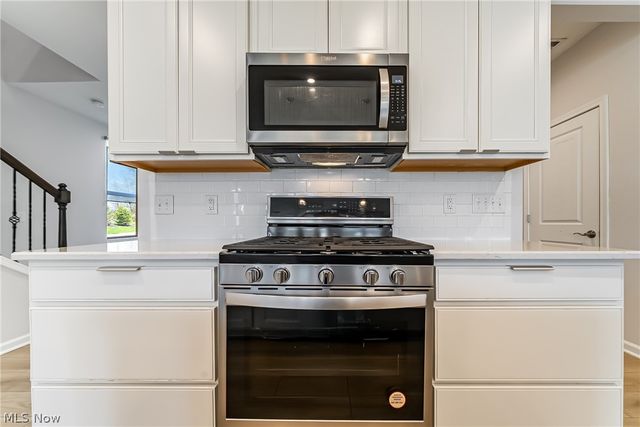 830 S Greenway Drive, Westlake, OH 44145