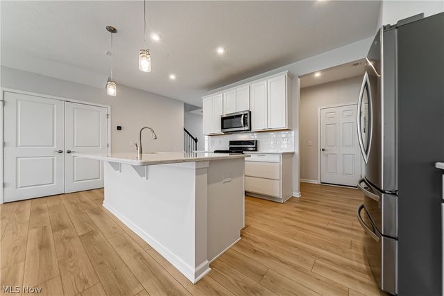 830 S Greenway Drive, Westlake, OH 44145