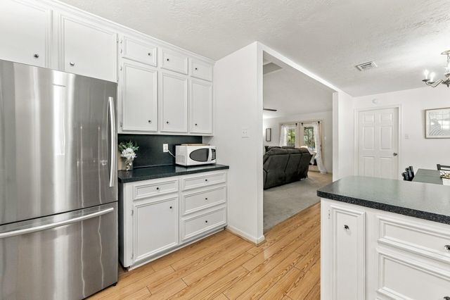 1325 County Road 347 N, Cleveland, TX 77327