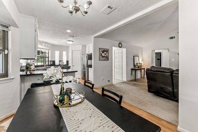 1325 County Road 347 N, Cleveland, TX 77327