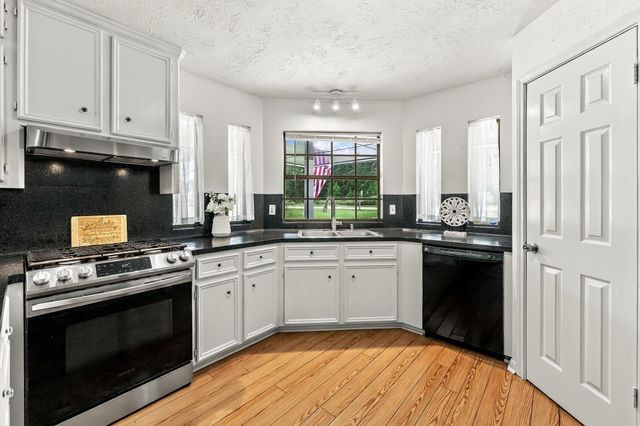 1325 County Road 347 N, Cleveland, TX 77327