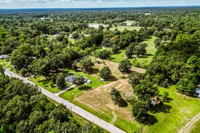 1325 County Road 347 N, Cleveland, TX 77327