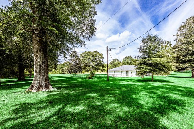 1325 County Road 347 N, Cleveland, TX 77327