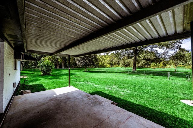 1325 County Road 347 N, Cleveland, TX 77327